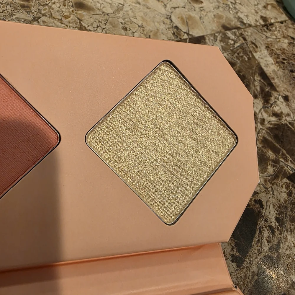 ĀTHR BEAUTY Crystal Charged Cheek Palette. New Full Size